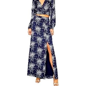 ⭐️BCBG MAXAZARIA Knee slit skirt⭐️